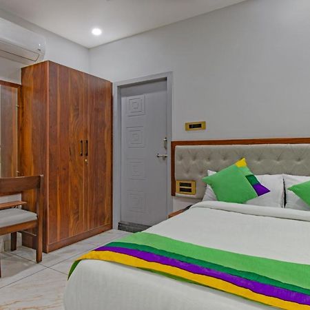 Treebo Abhi Suites, 400 Mts From Guntur Junction Guntūr Exterior foto