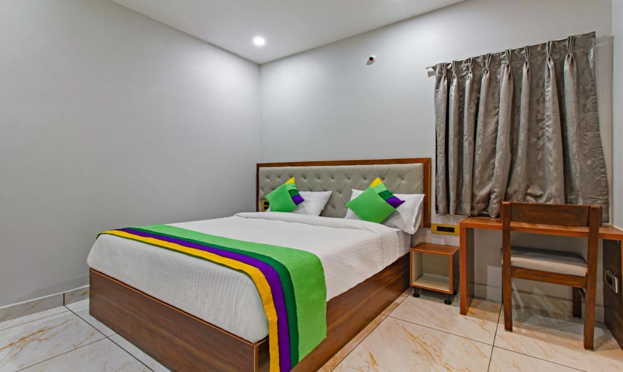 Treebo Abhi Suites, 400 Mts From Guntur Junction Guntūr Exterior foto